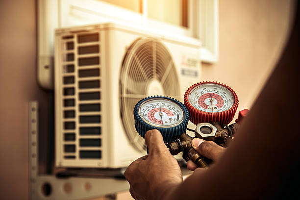 Professional Hvac Maintenance technician working in Westview, FL